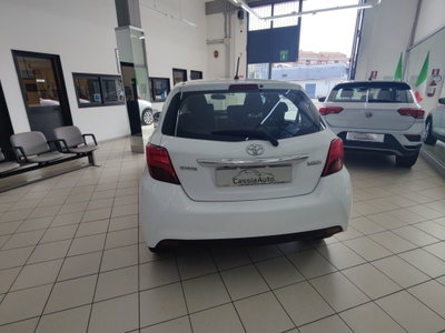 Toyota Yaris 1.D-4D 5 porte Active (4)