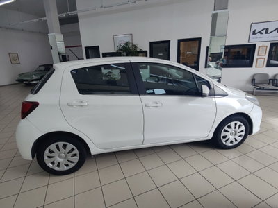 Toyota Yaris 1.D-4D 5 porte Active (6)