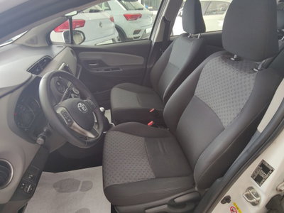 Toyota Yaris 1.D-4D 5 porte Active (8)