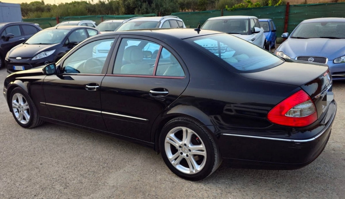 Mercedes-Benz Classe E 320 CDI cat EVO Avantgarde (9)