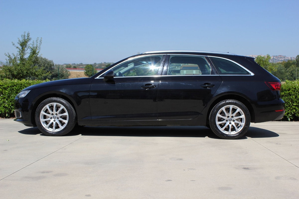 Audi A4 2.0 TDI 150 CV ultra S tronic Business Sport (4)