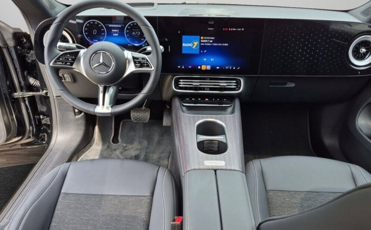 Mercedes-Benz CLA Elettrica 350 Premium 4matic (5)