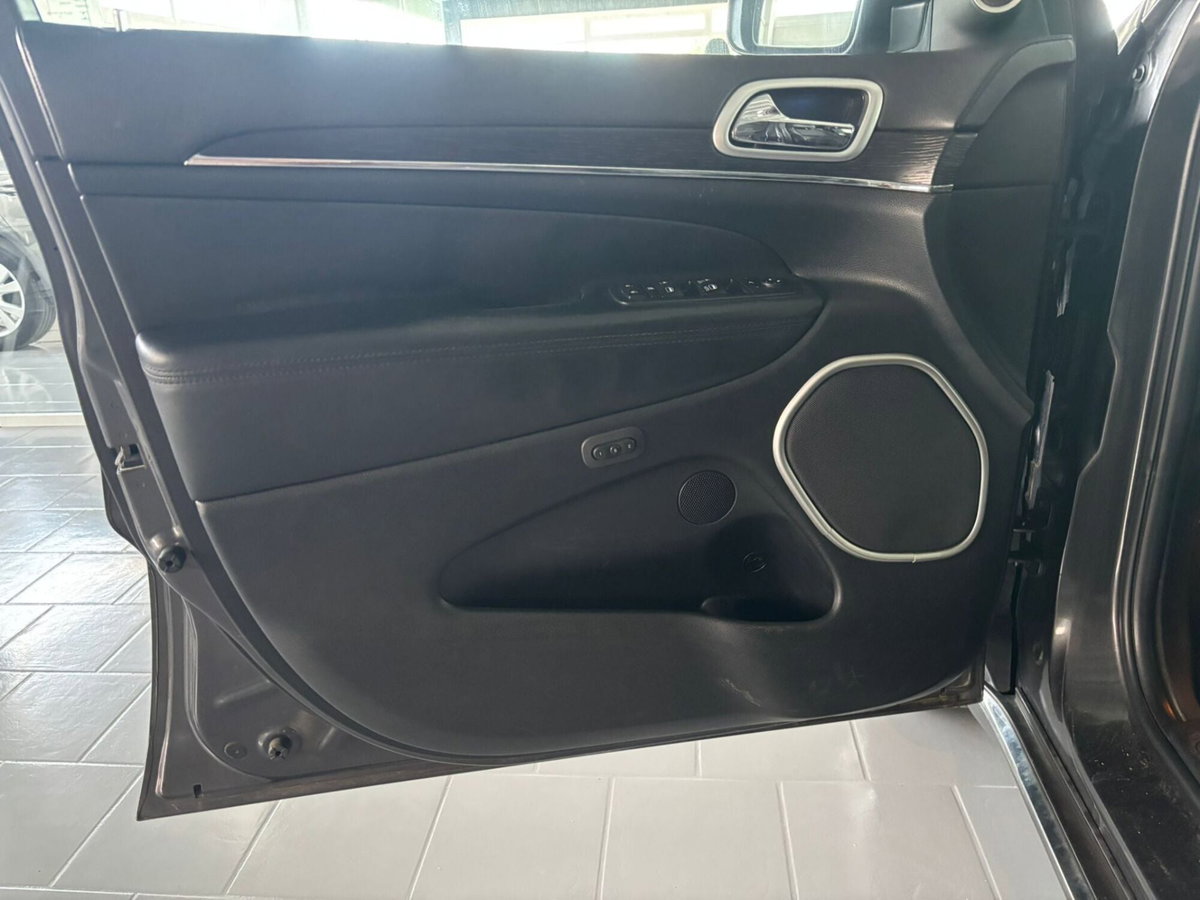 Jeep Grand Cherokee 3.0 V6 CRD 250 CV Multijet II Summit (9)