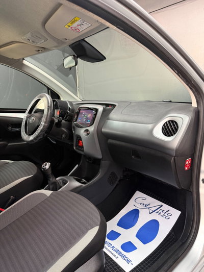 Toyota Aygo 1.0 VVT-i 72 CV 5 porte x-cite MMT (10)