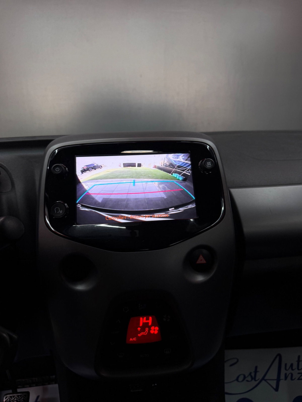Toyota Aygo 1.0 VVT-i 72 CV 5 porte x-cite MMT (13)