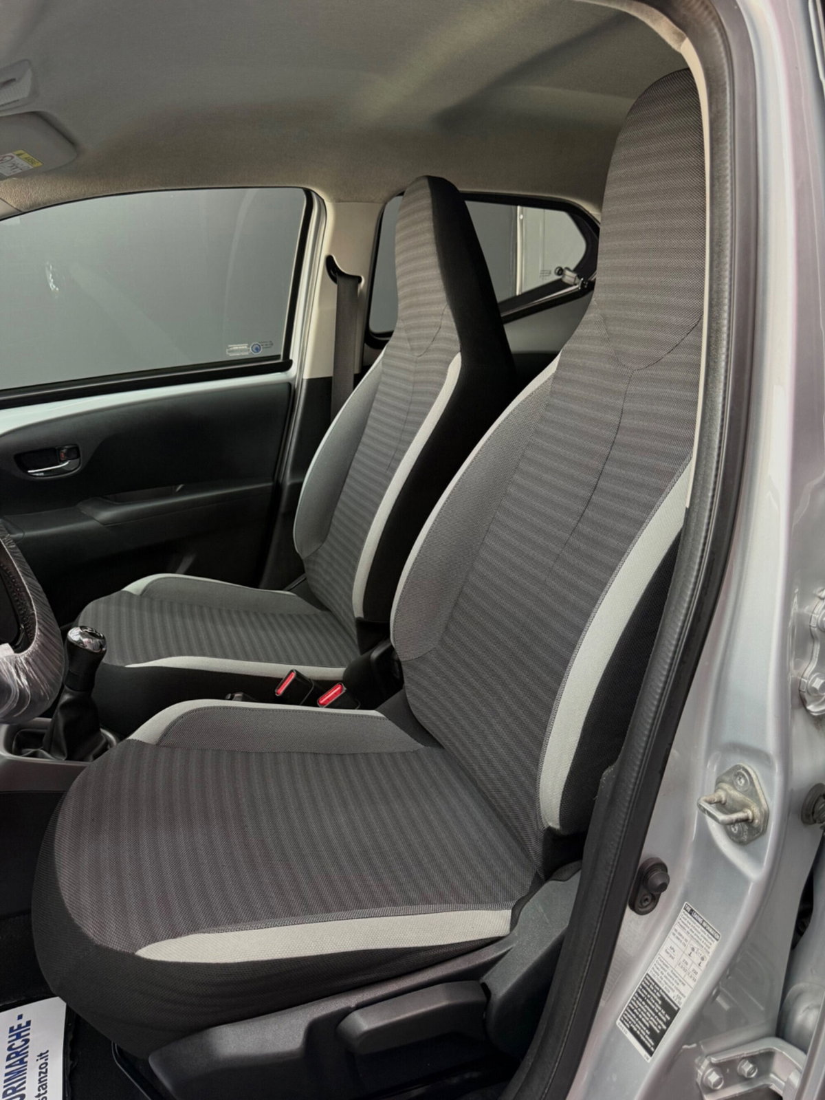 Toyota Aygo 1.0 VVT-i 72 CV 5 porte x-cite MMT (14)