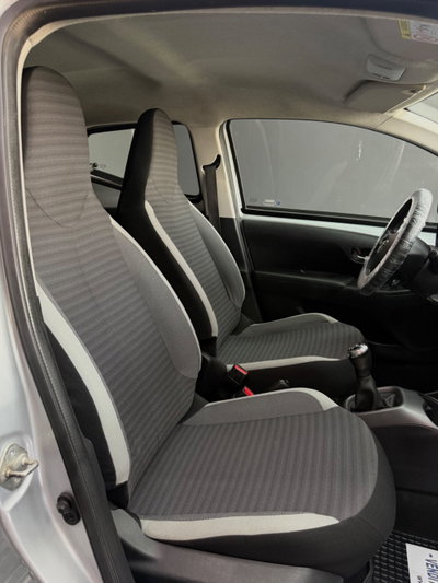 Toyota Aygo 1.0 VVT-i 72 CV 5 porte x-cite MMT (15)