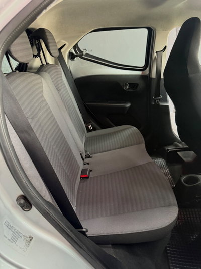 Toyota Aygo 1.0 VVT-i 72 CV 5 porte x-cite MMT (16)