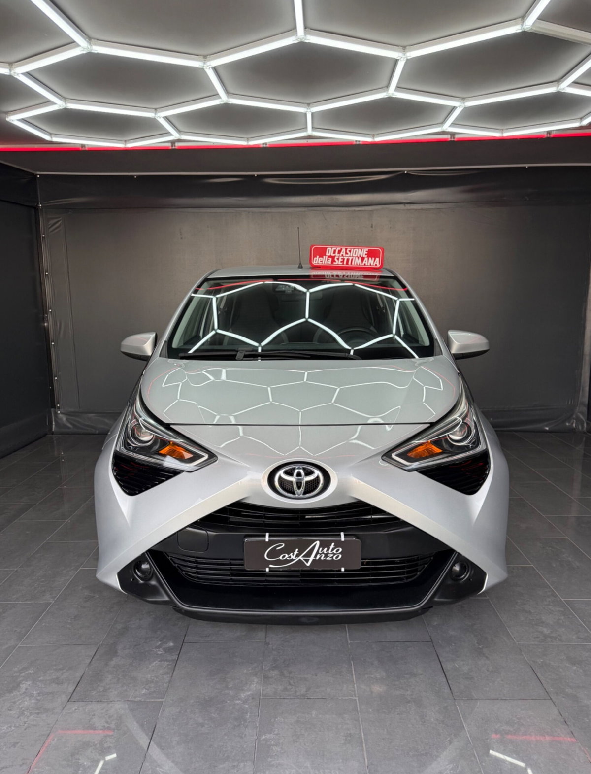 Toyota Aygo 1.0 VVT-i 72 CV 5 porte x-cite MMT (3)