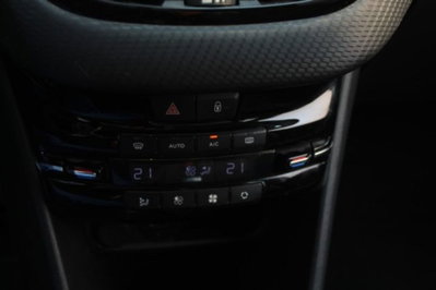 Peugeot 2008 e-HDi 115 CV Stop&Start Allure (11)
