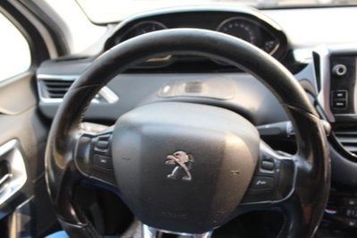 Peugeot 2008 e-HDi 115 CV Stop&Start Allure (9)