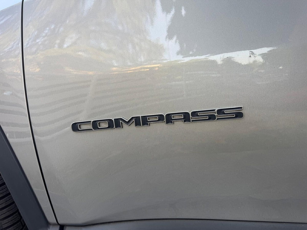 Jeep Compass 1.6 Multijet II 2WD Limited (12)