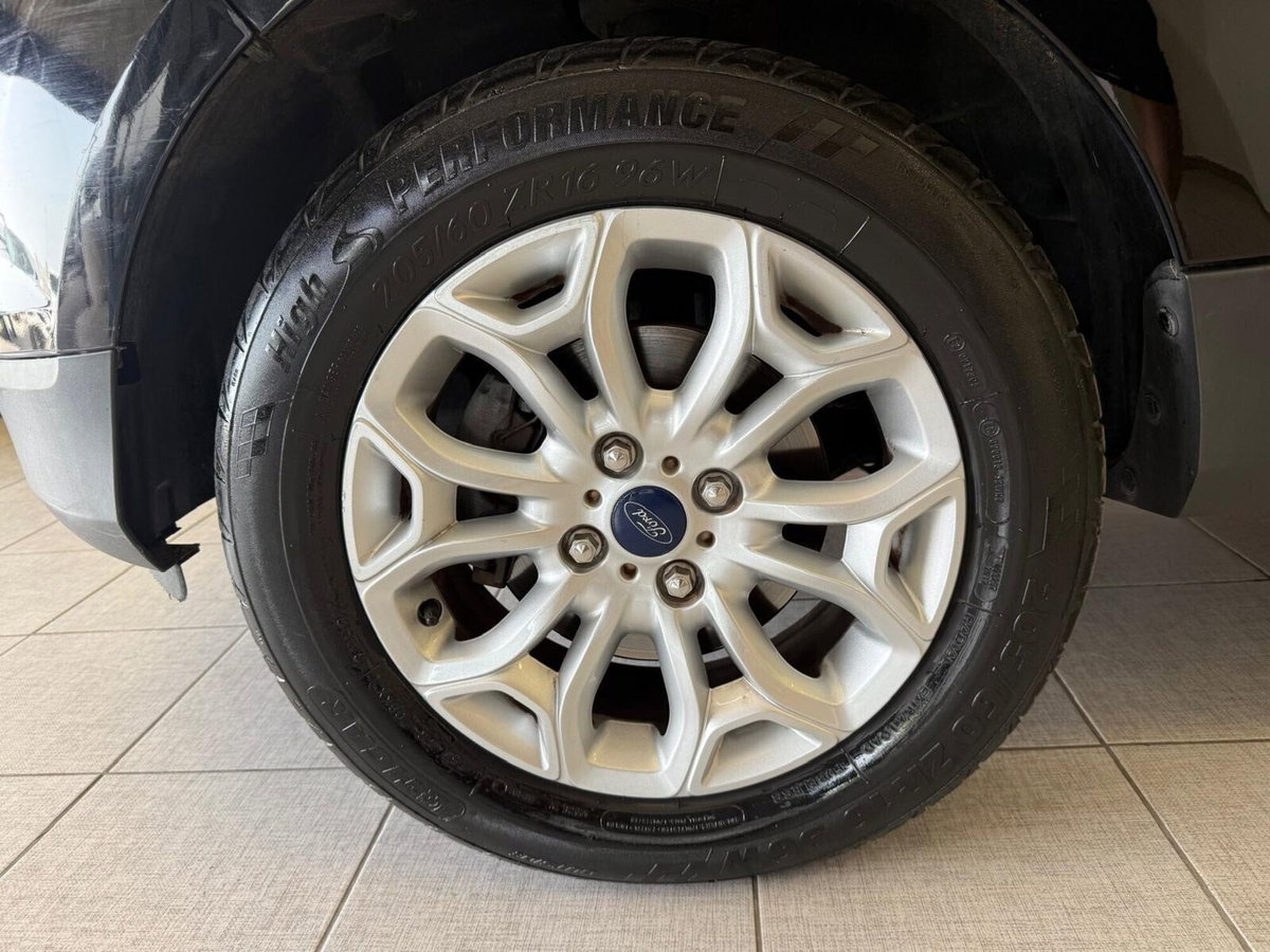Ford EcoSport 1.5 TDCi 95 CV Titanium S (10)