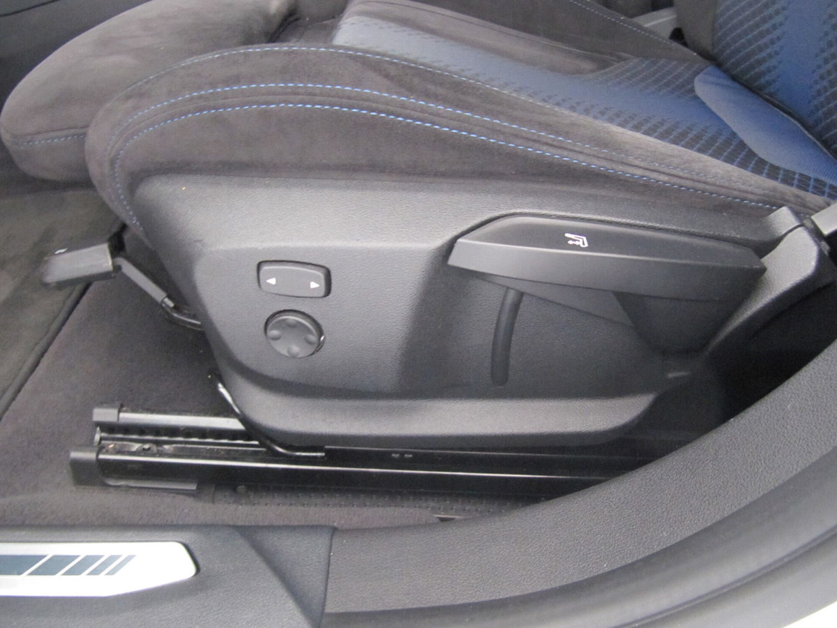 BMW Serie 1 116d 2.0 116CV cat 5 porte Attiva DPF (14)