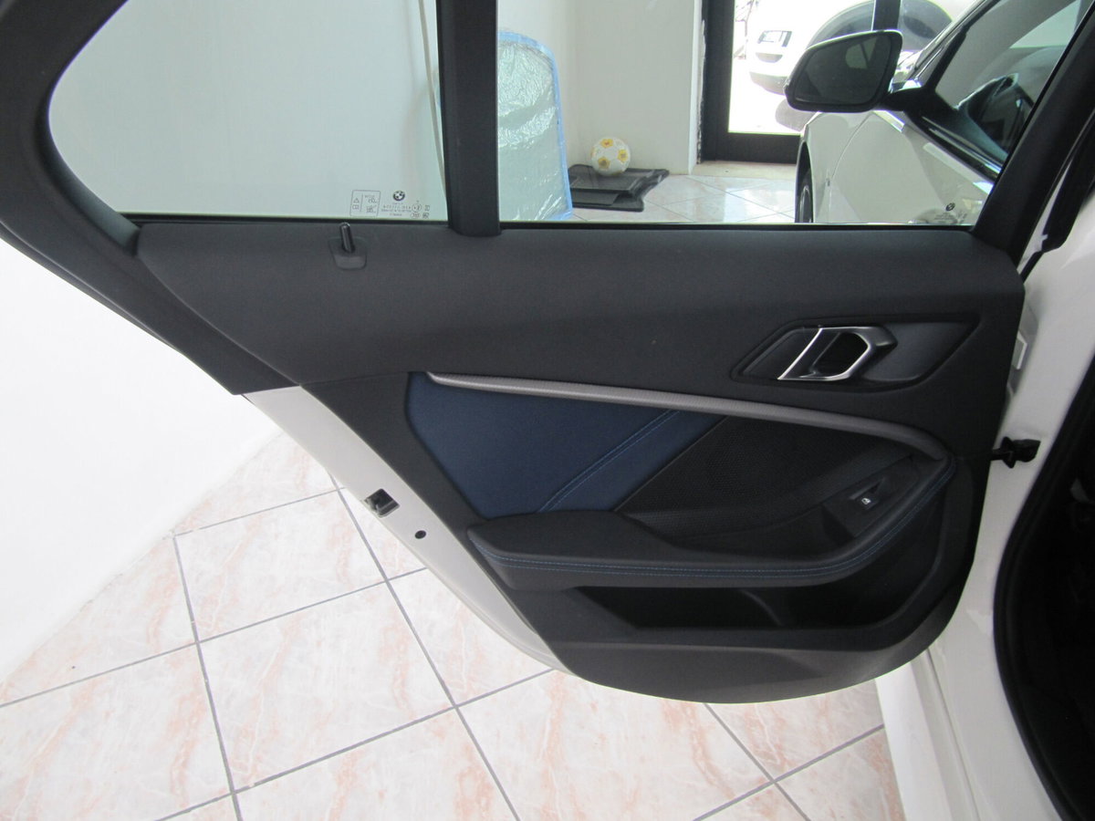 BMW Serie 1 116d 2.0 116CV cat 5 porte Attiva DPF (18)