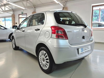 Toyota Yaris 1.0 5 porte Sol (13)