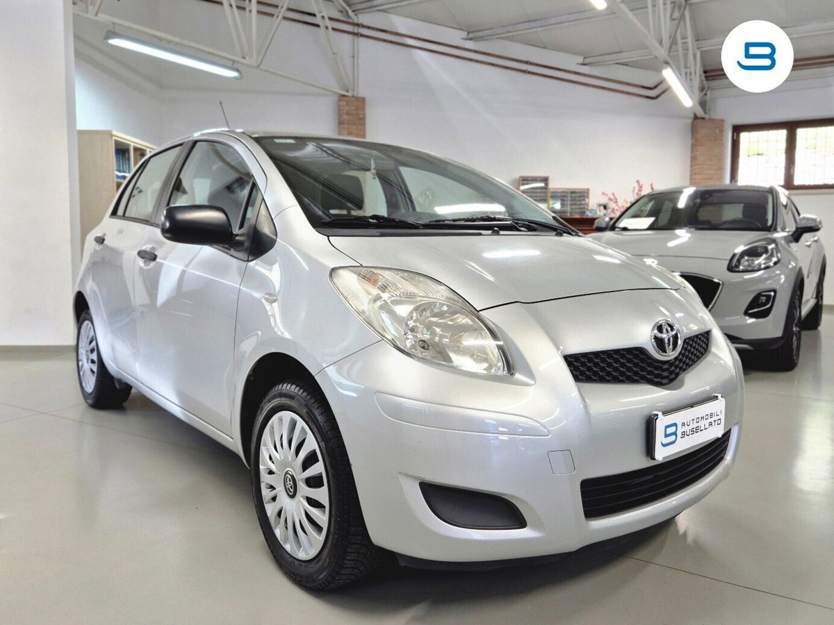 Toyota Yaris 1.0 5 porte Sol (14)