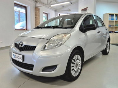 Toyota Yaris 1.0 5 porte Sol (3)