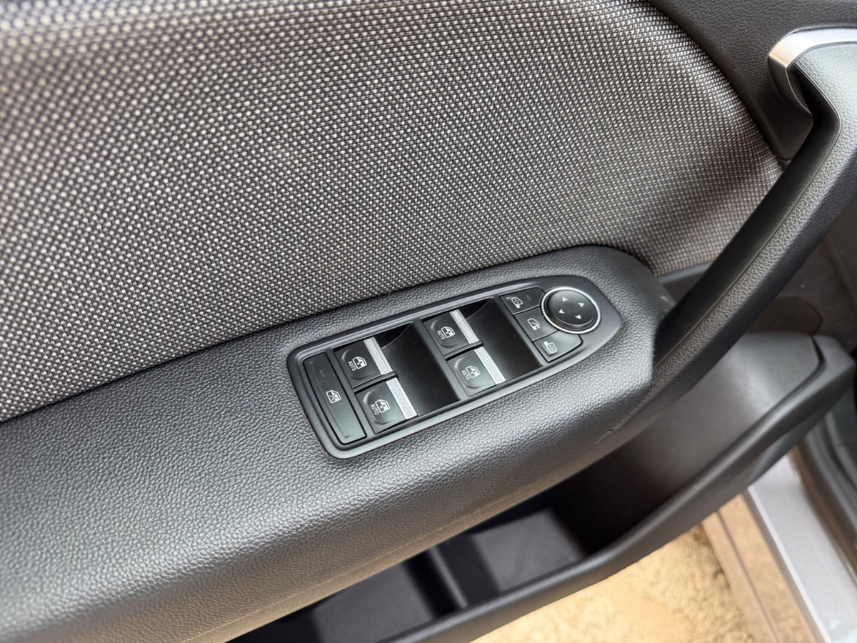 Renault Captur TCe 90 CV Techno (13)