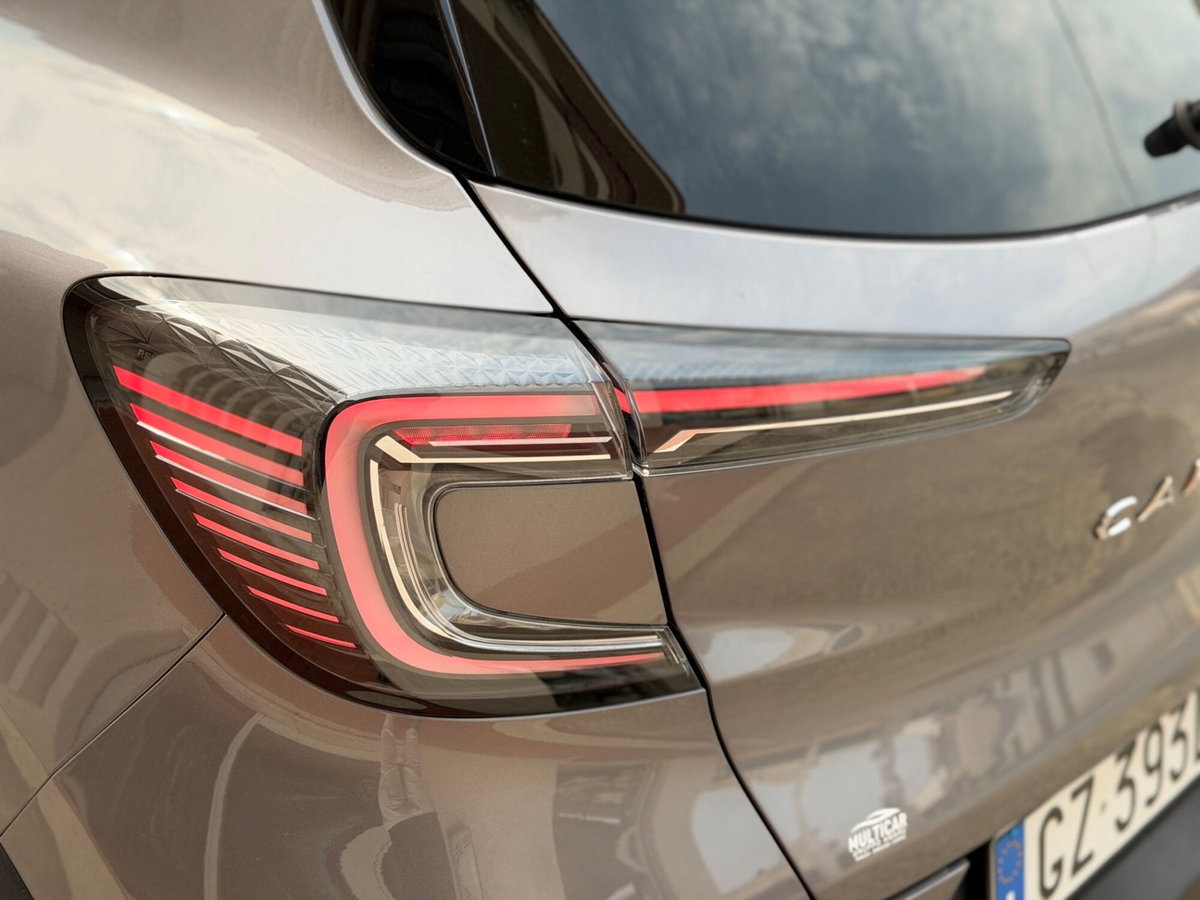 Renault Captur TCe 90 CV Techno (8)