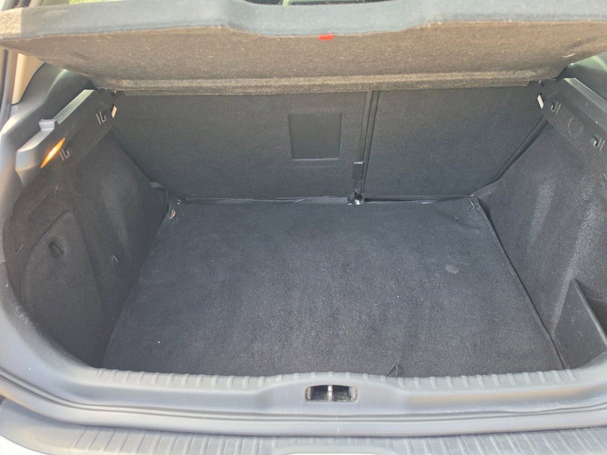 Peugeot 308 1.6 8V e-HDi 112CV Stop&Start robotiz. 5p. Sport (12)