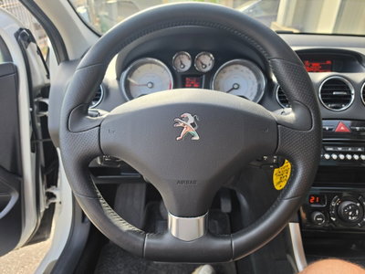 Peugeot 308 1.6 8V e-HDi 112CV Stop&Start robotiz. 5p. Sport (17)