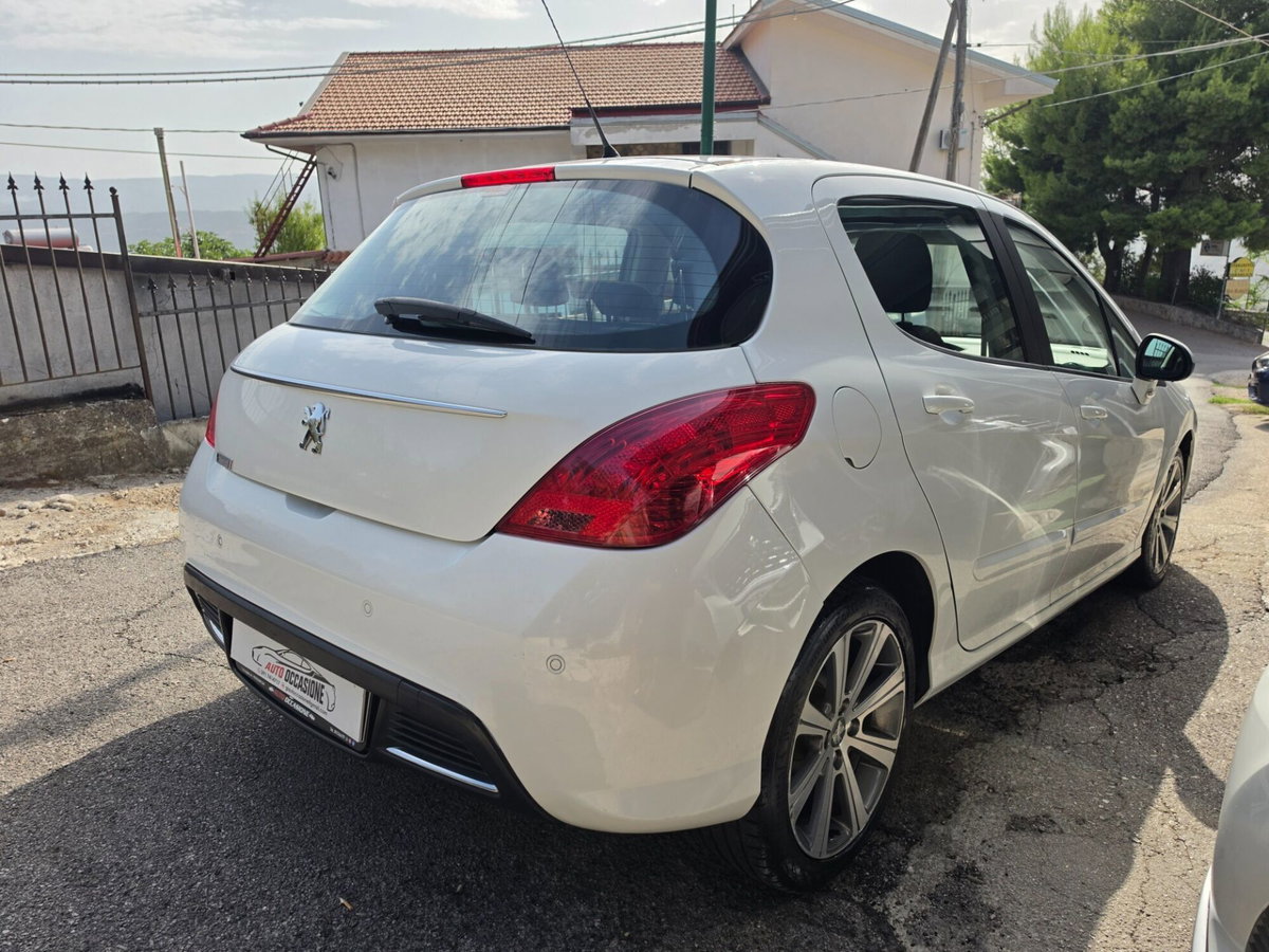 Peugeot 308 1.6 8V e-HDi 112CV Stop&Start robotiz. 5p. Sport (2)