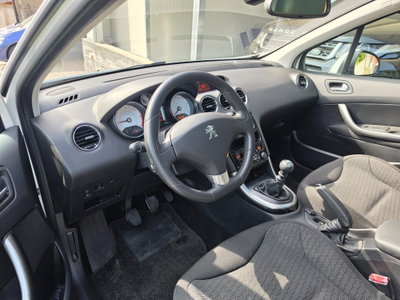 Peugeot 308 1.6 8V e-HDi 112CV Stop&Start robotiz. 5p. Sport (8)