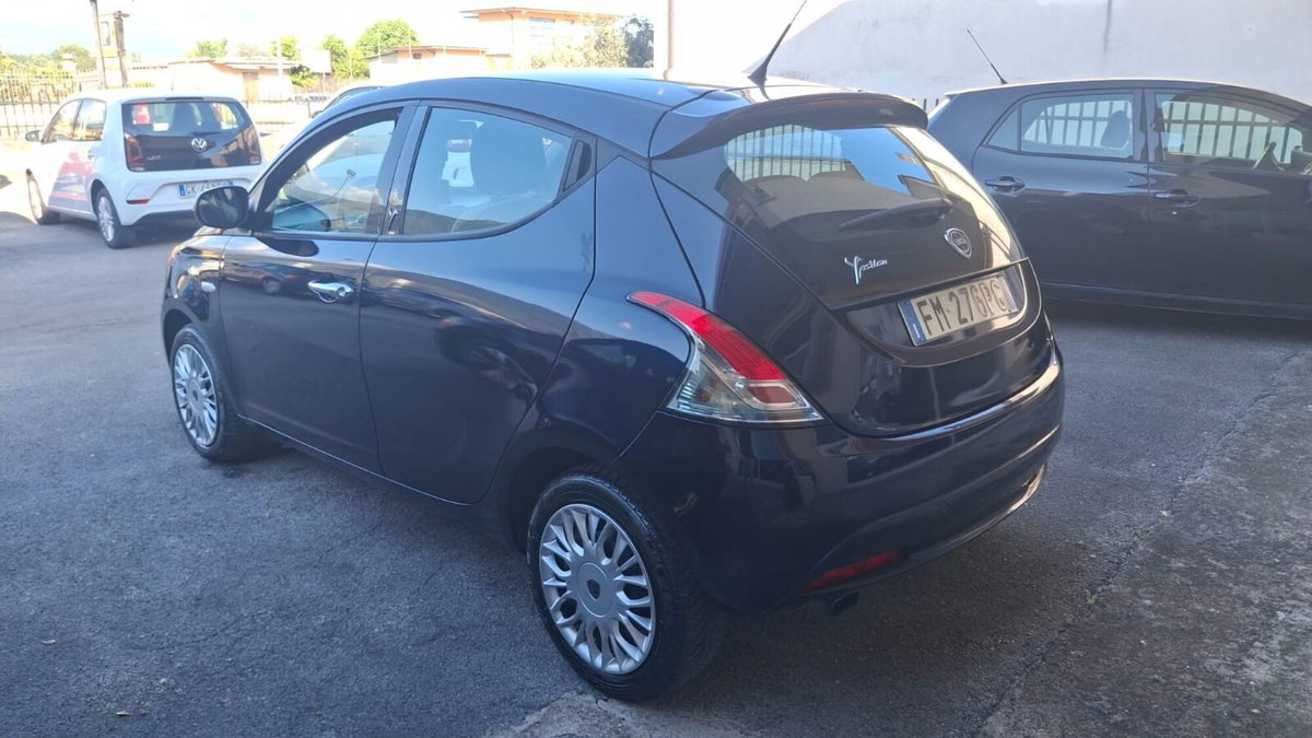Lancia Ypsilon 1.2 69 CV 5 porte Gold (10)