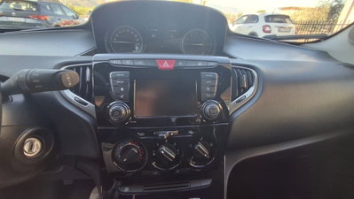 Lancia Ypsilon 1.2 69 CV 5 porte Gold (7)
