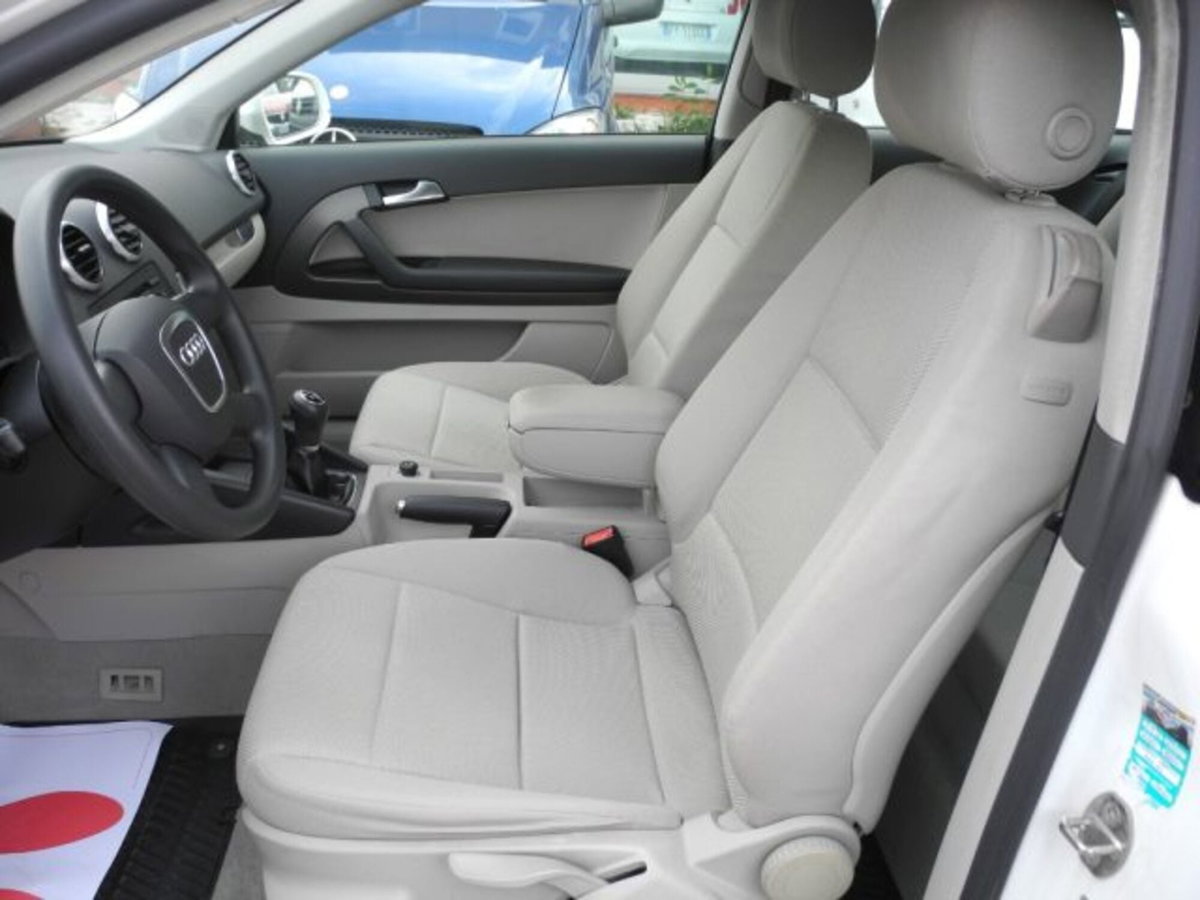 Audi A3 1.6 TDI 90 CV CR F.AP. Ambiente (11)