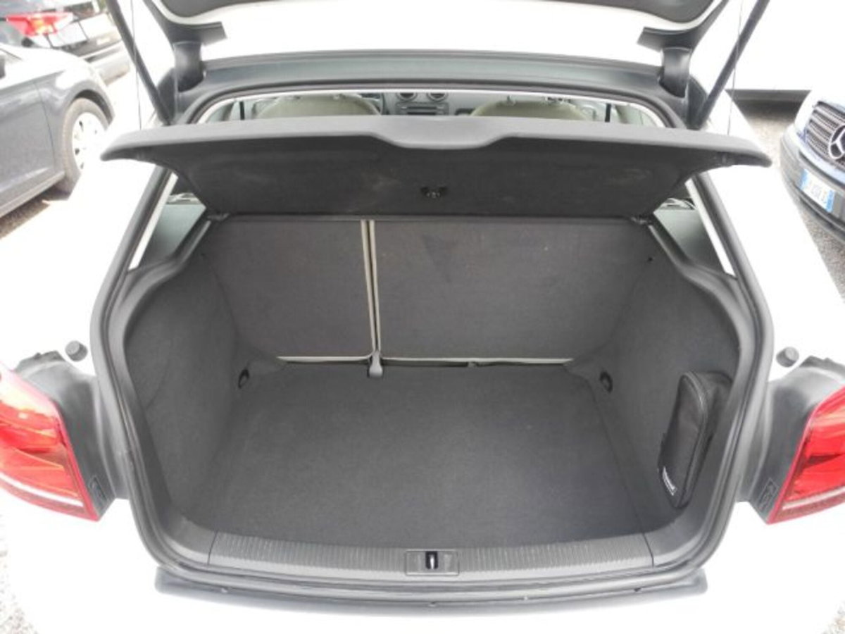 Audi A3 1.6 TDI 90 CV CR F.AP. Ambiente (13)