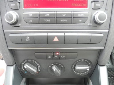 Audi A3 1.6 TDI 90 CV CR F.AP. Ambiente (19)