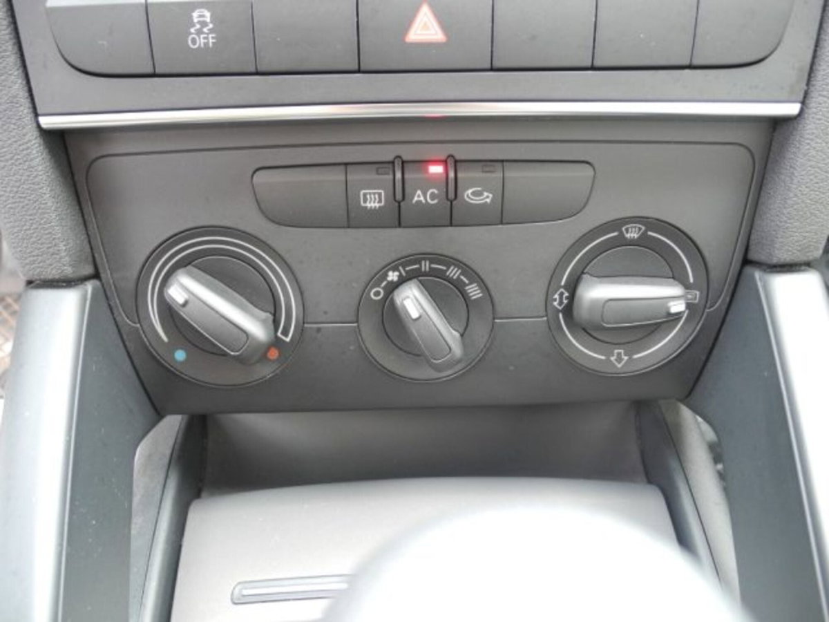 Audi A3 1.6 TDI 90 CV CR F.AP. Ambiente (20)