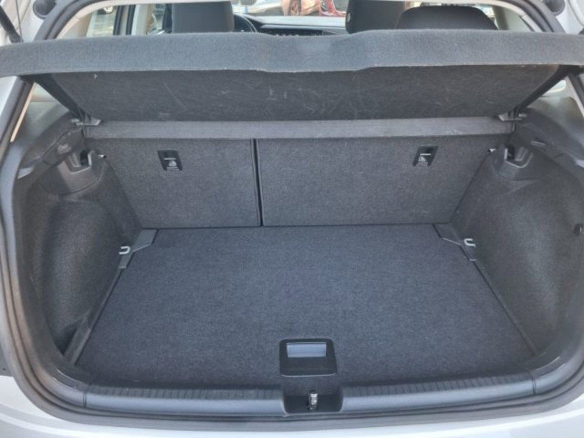 Volkswagen Polo 1.0 Life 80cv (18)