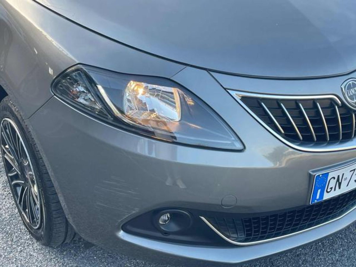 Lancia Ypsilon 1.0 FireFly 5 porte S&S Hybrid Gold Plus (3)