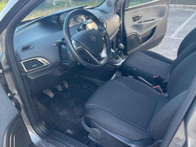 Lancia Ypsilon 1.0 FireFly 5 porte S&S Hybrid Gold Plus (6)