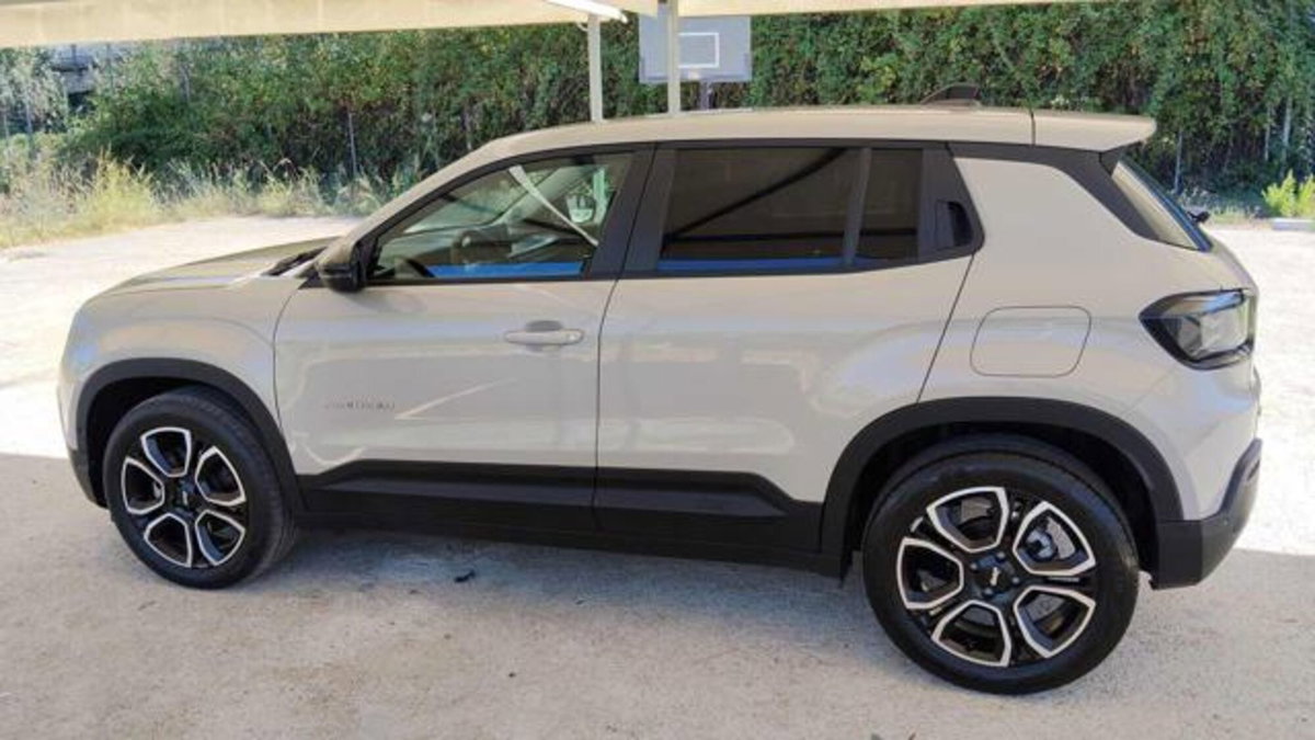 Jeep Avenger 1.2 turbo Summit fwd 100cv (5)