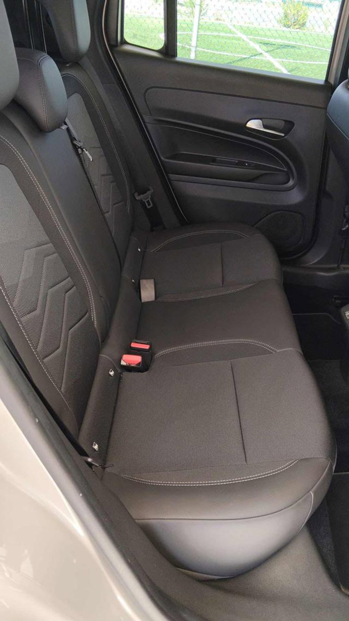 Jeep Avenger 1.2 turbo Summit fwd 100cv (8)