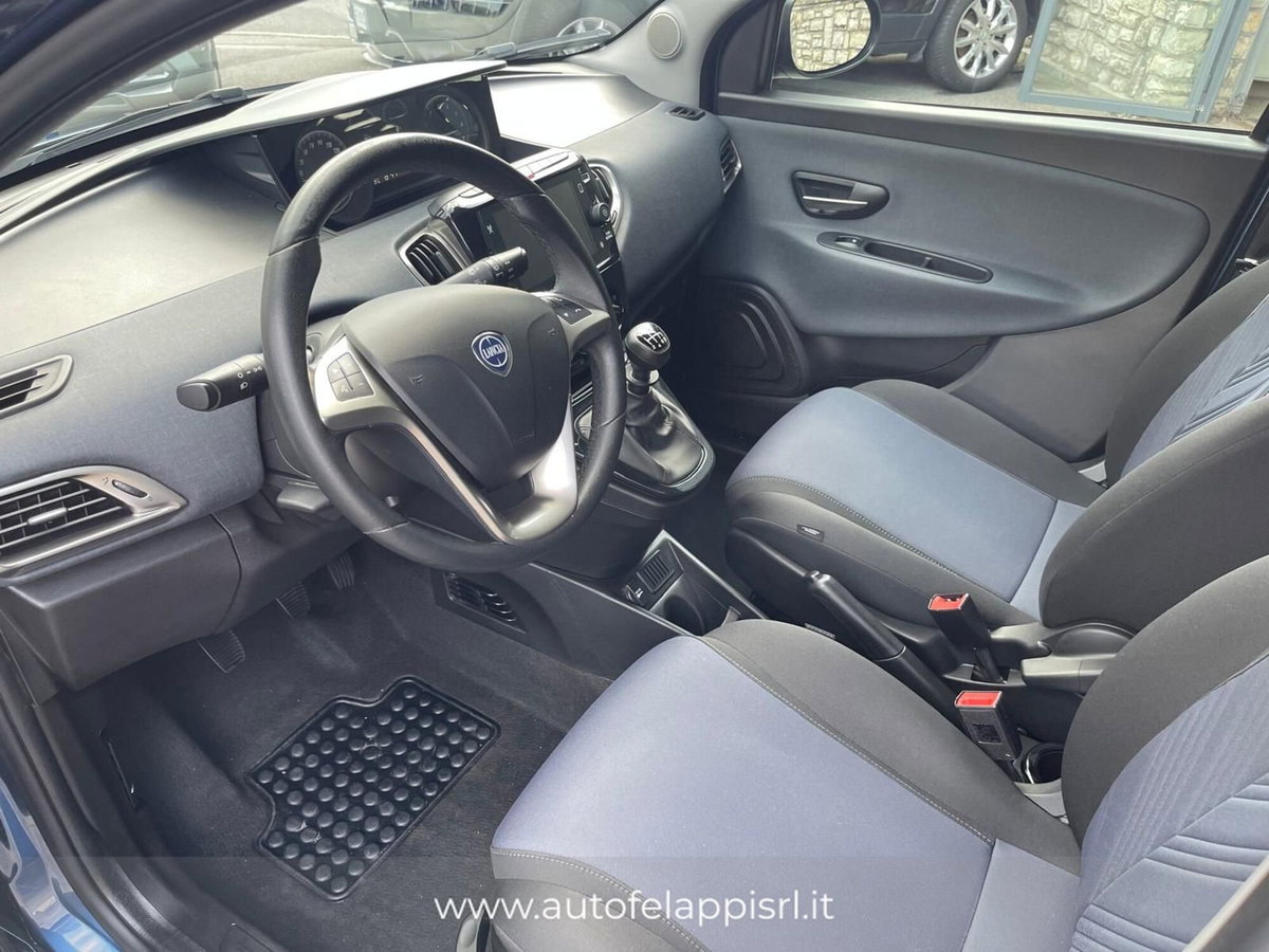 Lancia Ypsilon 1.0 FireFly 5 porte S&S Hybrid Gold Plus (12)