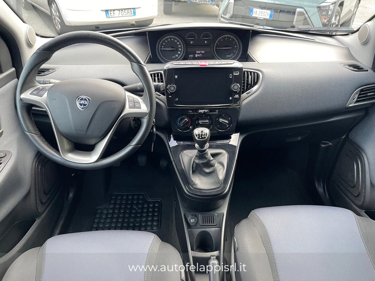 Lancia Ypsilon 1.0 FireFly 5 porte S&S Hybrid Gold Plus (15)