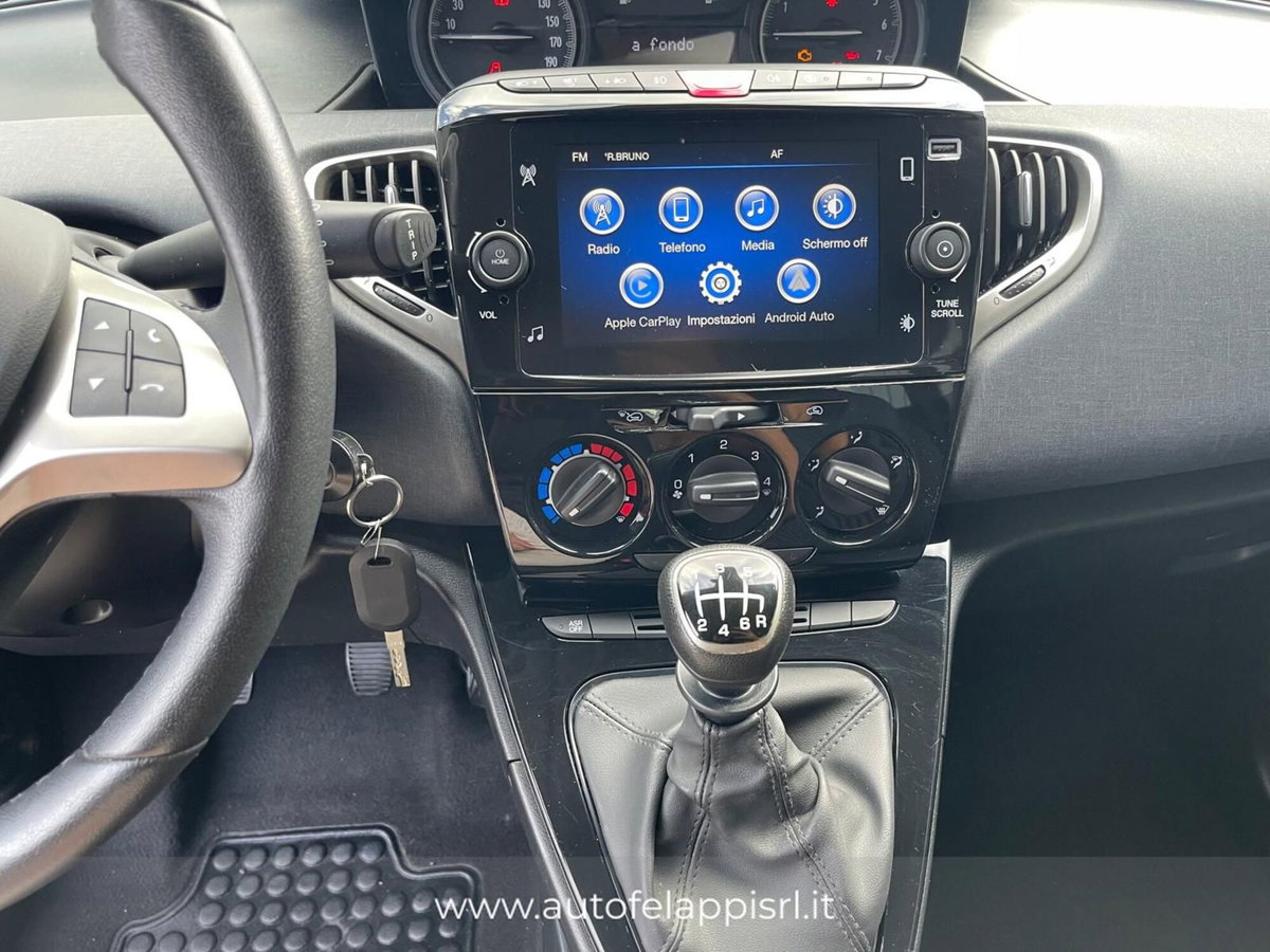 Lancia Ypsilon 1.0 FireFly 5 porte S&S Hybrid Gold Plus (16)