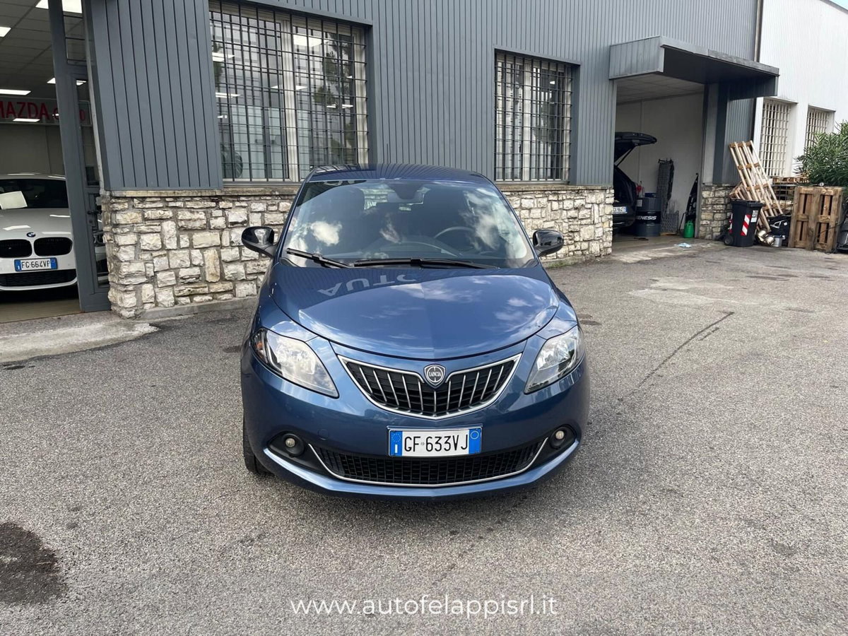 Lancia Ypsilon 1.0 FireFly 5 porte S&S Hybrid Gold Plus (2)