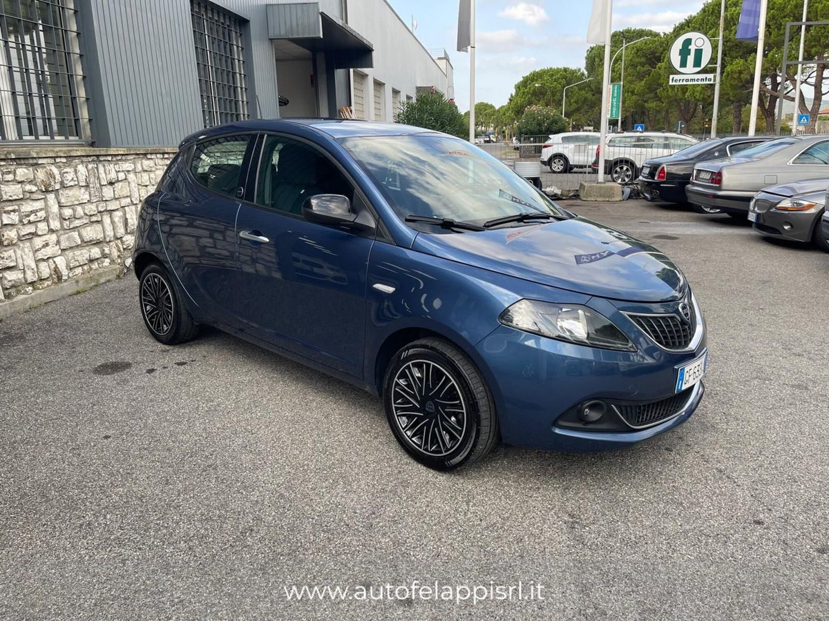 Lancia Ypsilon 1.0 FireFly 5 porte S&S Hybrid Gold Plus (6)