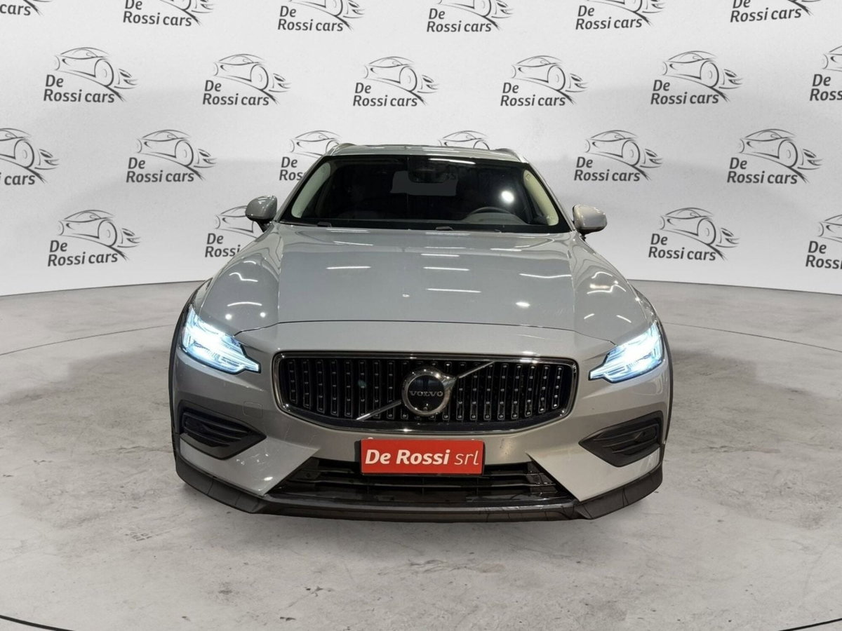 Volvo V60 Cross Country 2.0 b4 Plus awd auto (2)