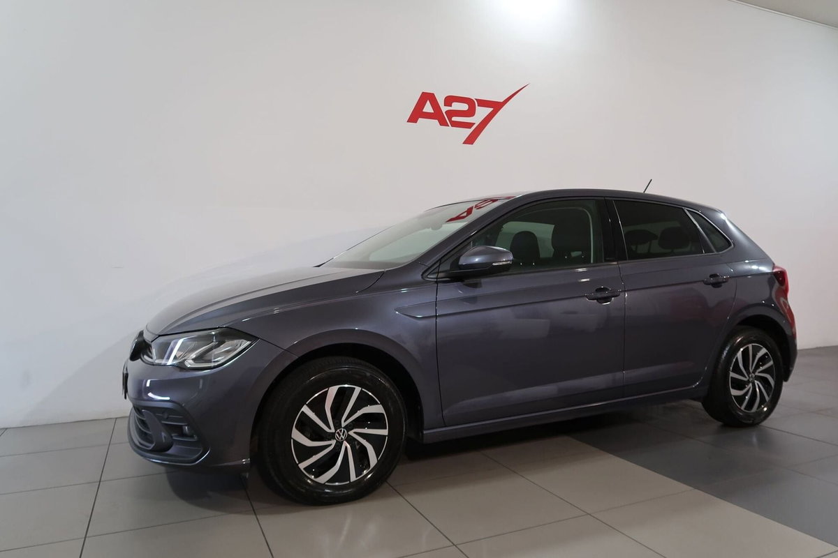 Volkswagen Polo 1.0 Life 80cv (15)