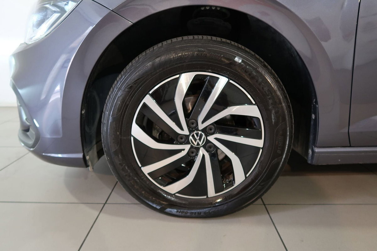 Volkswagen Polo 1.0 Life 80cv (18)