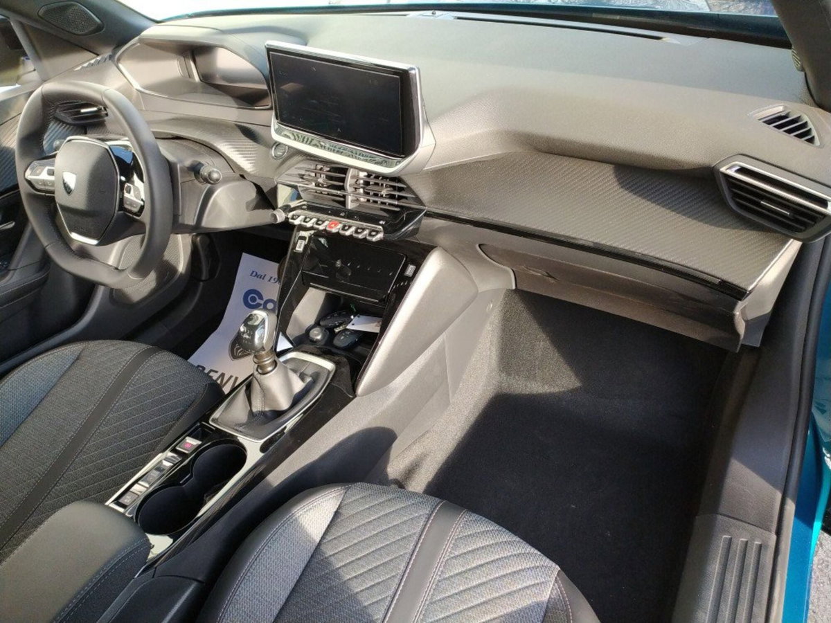 Peugeot 2008 1.2 turbo Allure 100cv (6)