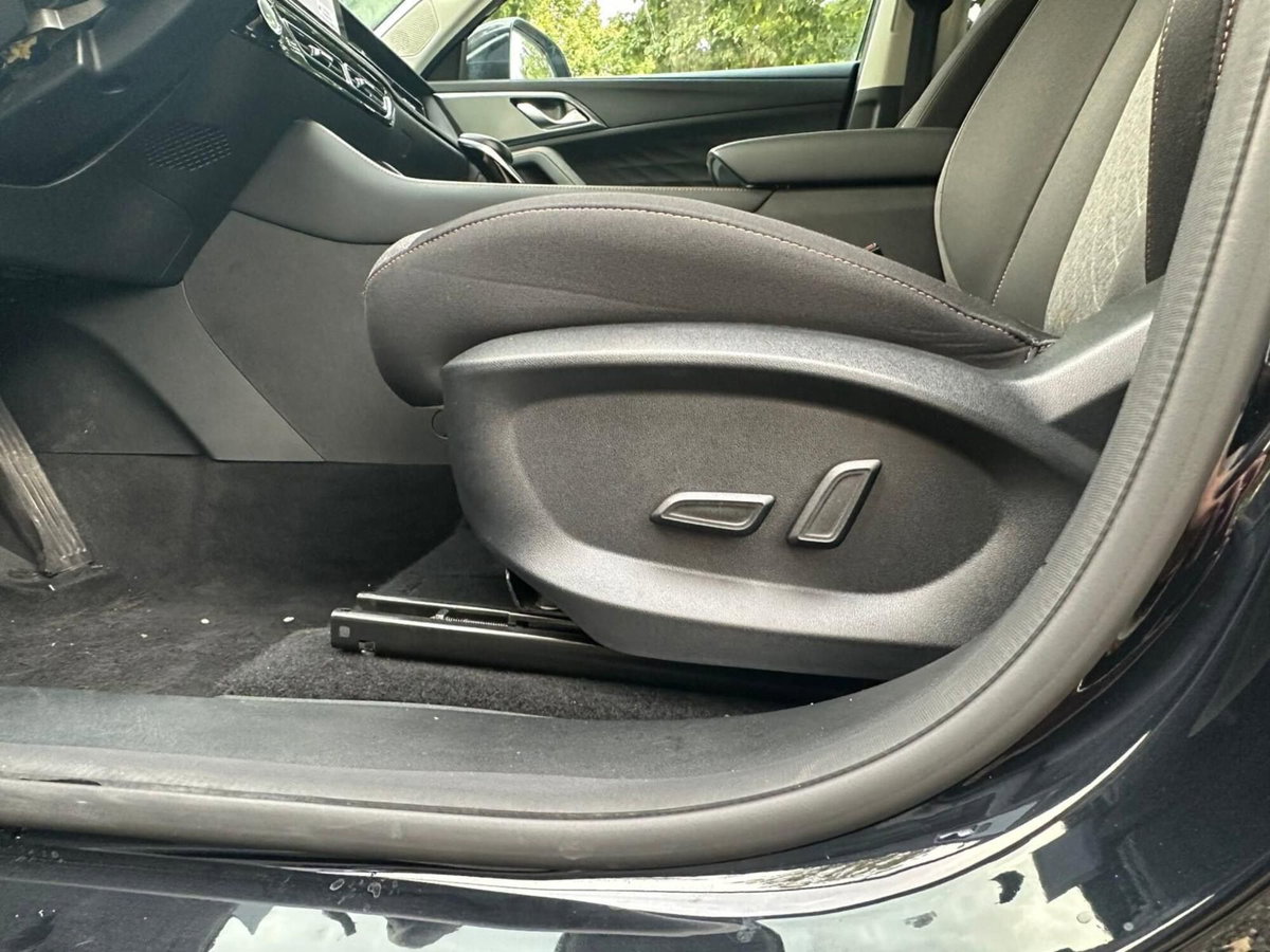 Mg HS 1.5 Comfort auto (12)