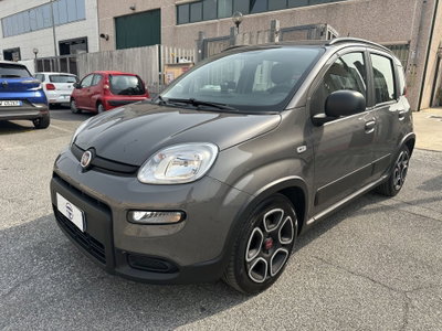 Fiat Panda 1.0 FireFly S&S Hybrid City Cross usata